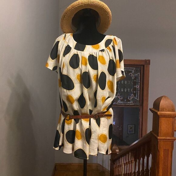 H & M Shirt— Size 8 - Picture 3 of 4